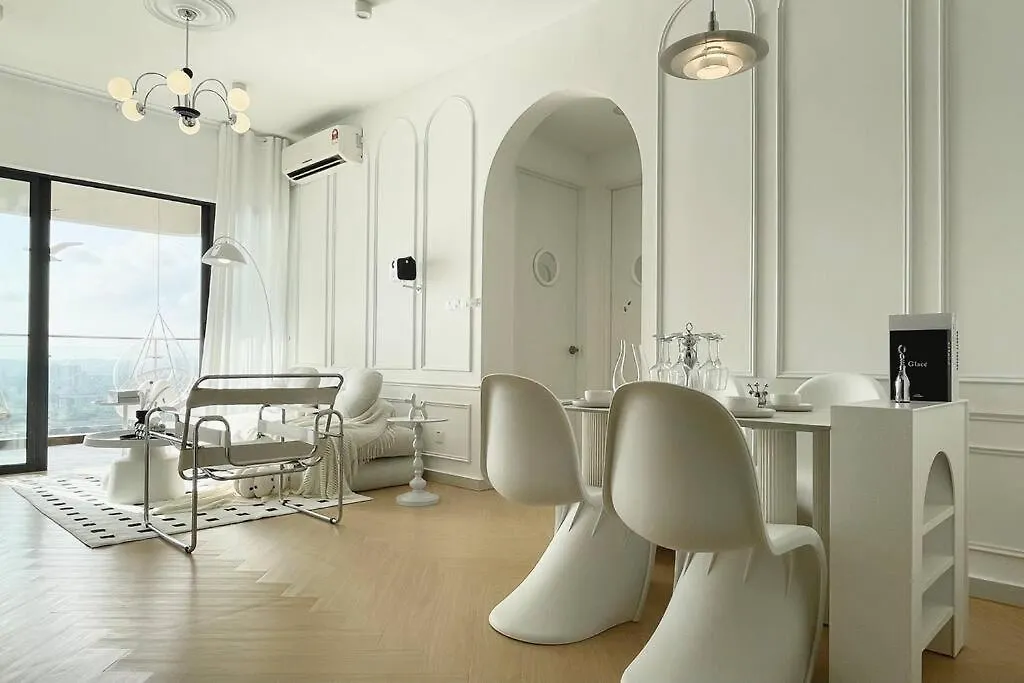 Dooga Ins-Dreamspace L37 Seaview Projector 1-6Pax Johor Bahru Apartment